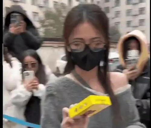 娱乐大爆料吃个瓜,明星背后的惊人真相,吃瓜群众必看!  第2张 娱乐大爆料吃个瓜,明星背后的惊人真相,吃瓜群众必看!  第2张